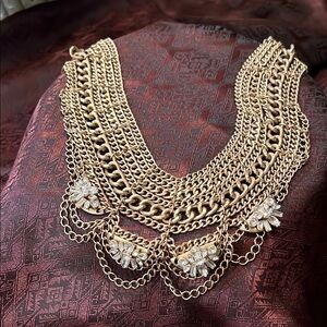 Elegant Gold Chain Necklace with Crystal Accents